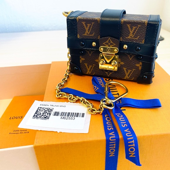 Louis Vuitton Monogram Essential Trunk NM - Picture 3 of 14